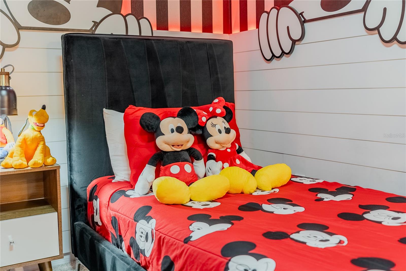 Image 72 of 100 For 2126 Lelani Circle