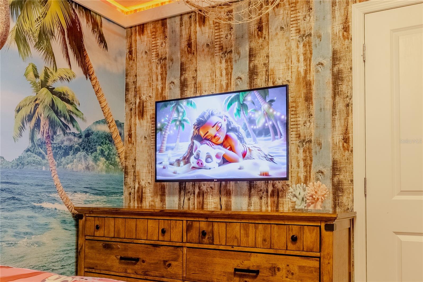 Image 79 of 100 For 2126 Lelani Circle