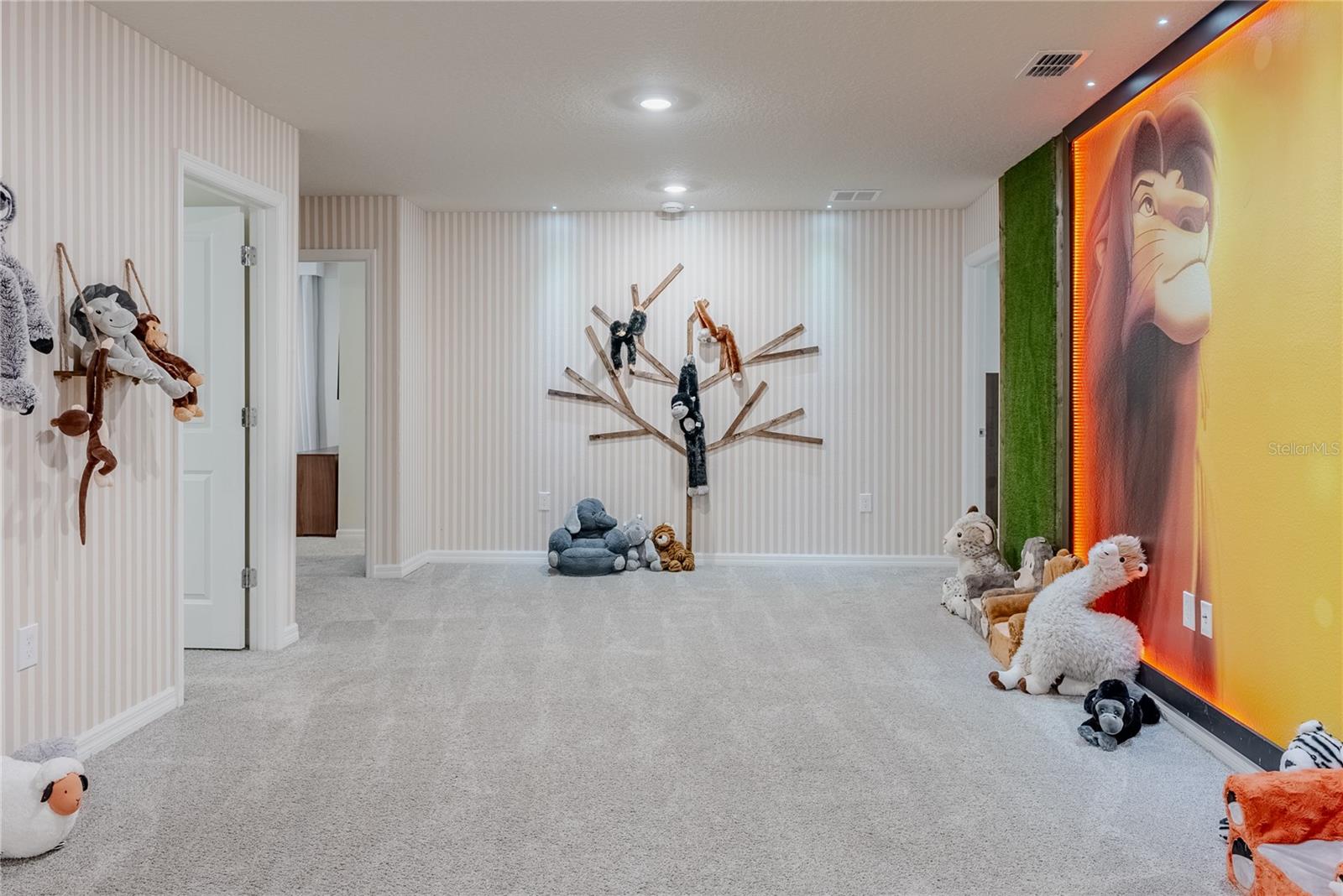 Image 96 of 100 For 2126 Lelani Circle