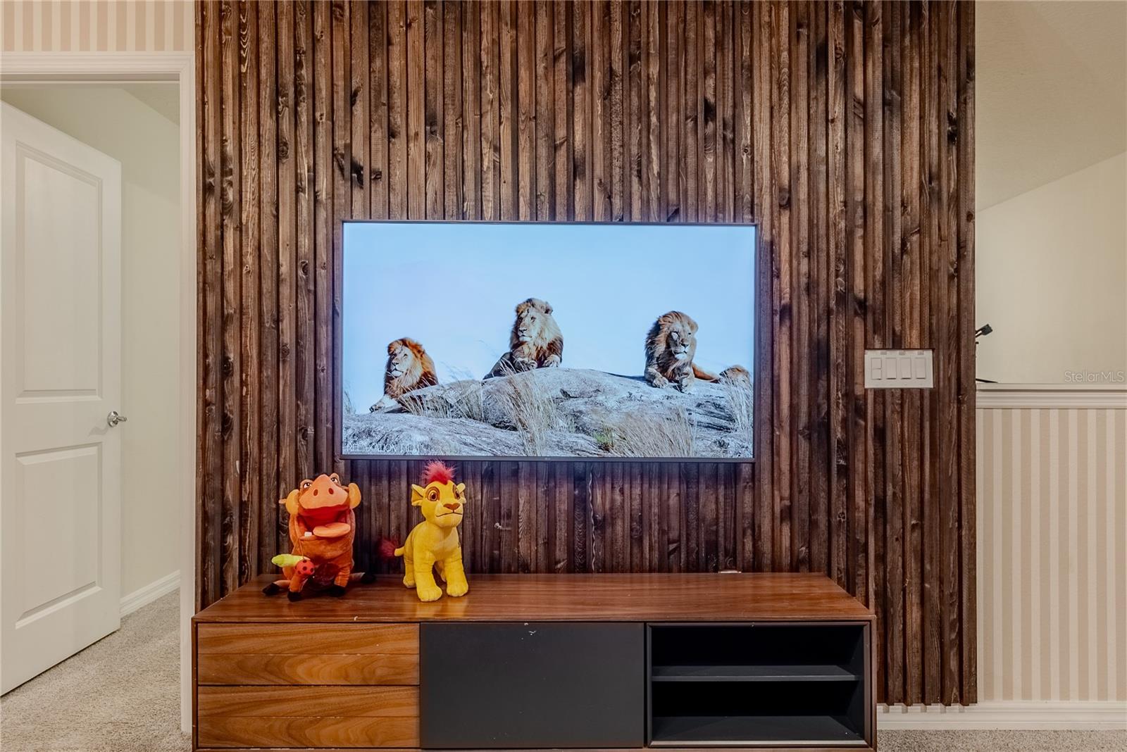 Image 99 of 100 For 2126 Lelani Circle