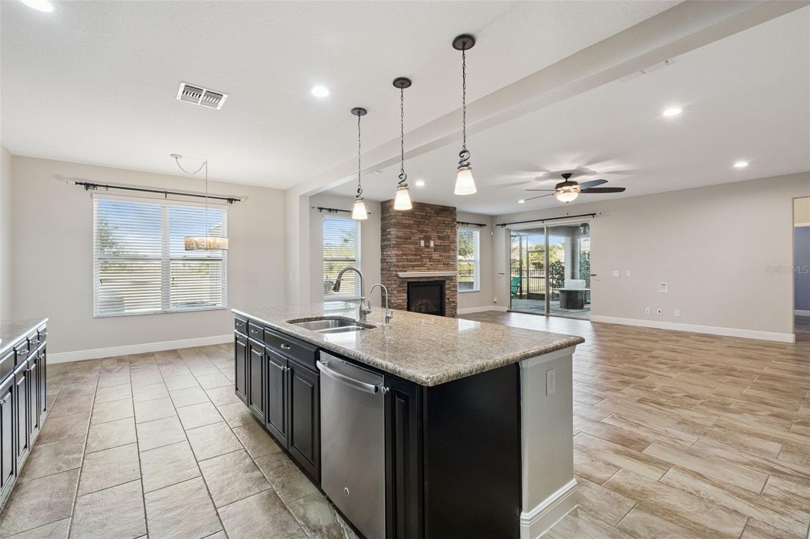 Image 22 of 56 For 14553 Driftwood Court