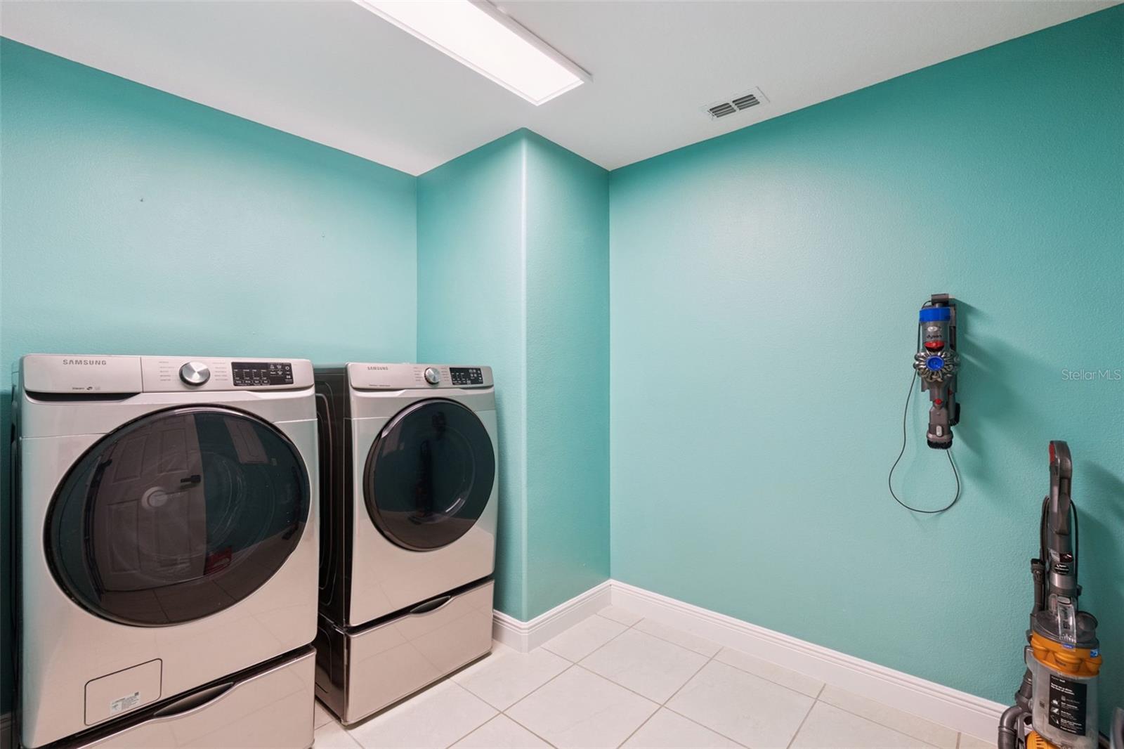 Image 43 of 56 For 14553 Driftwood Court