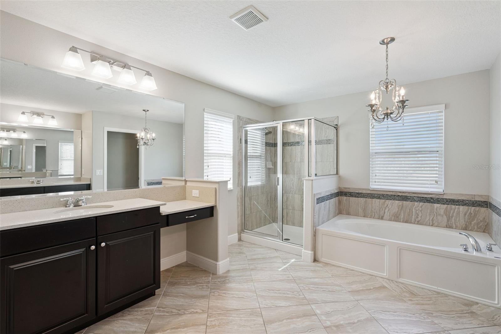 Image 7 of 56 For 14553 Driftwood Court