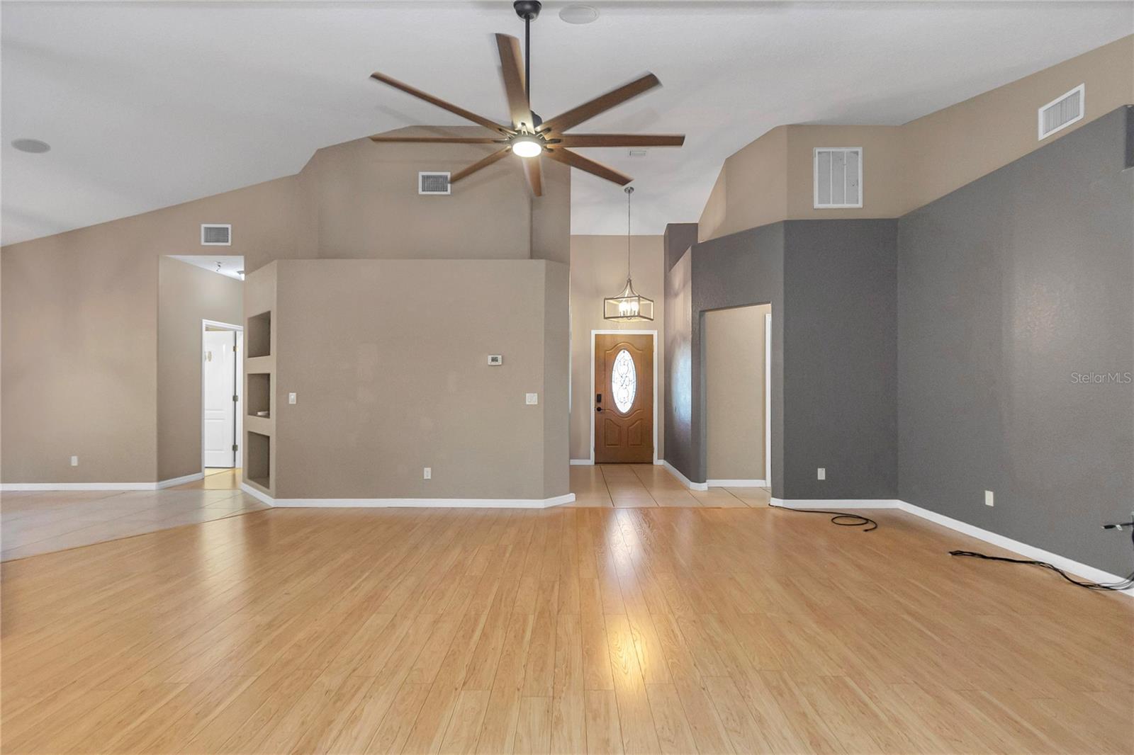 Image 26 of 46 For 5940 Bonview Point