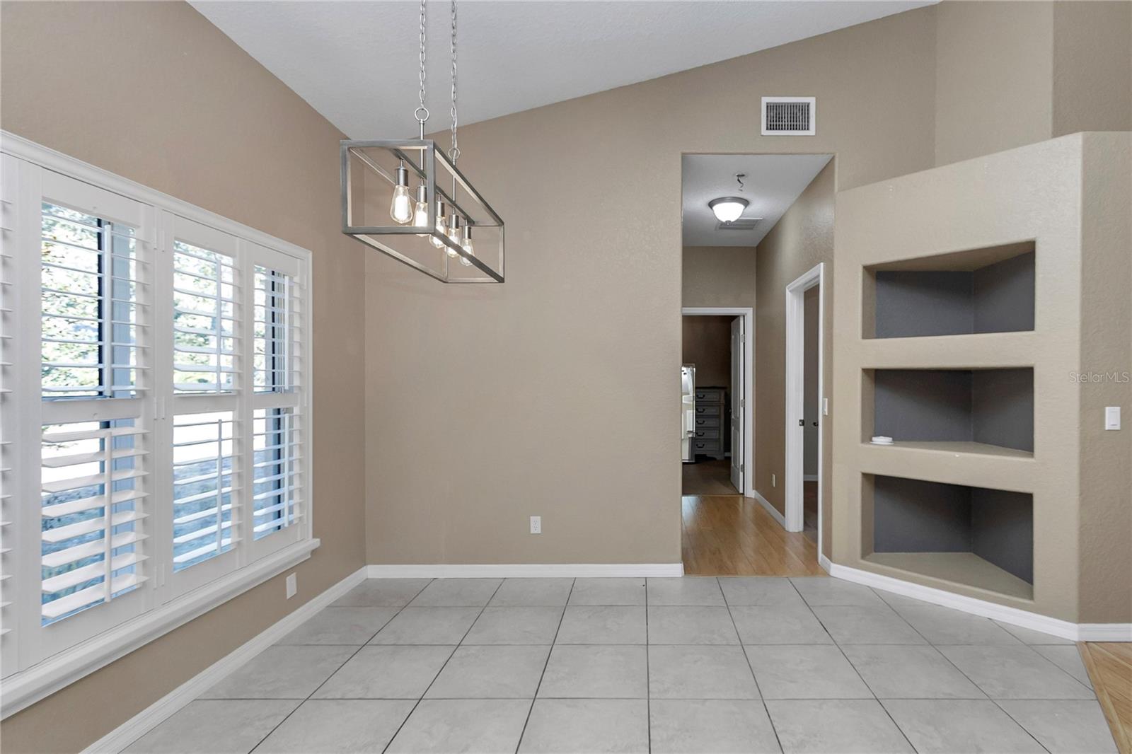 Image 31 of 46 For 5940 Bonview Point