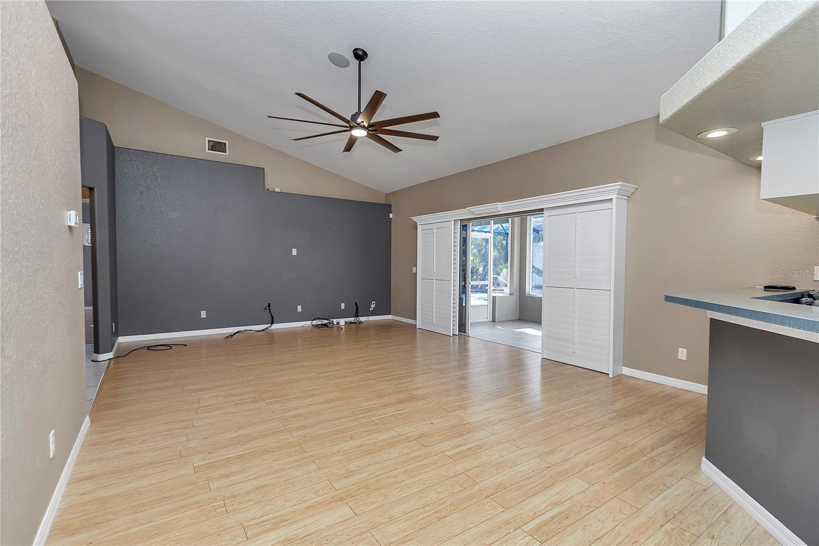 Image 32 of 46 For 5940 Bonview Point