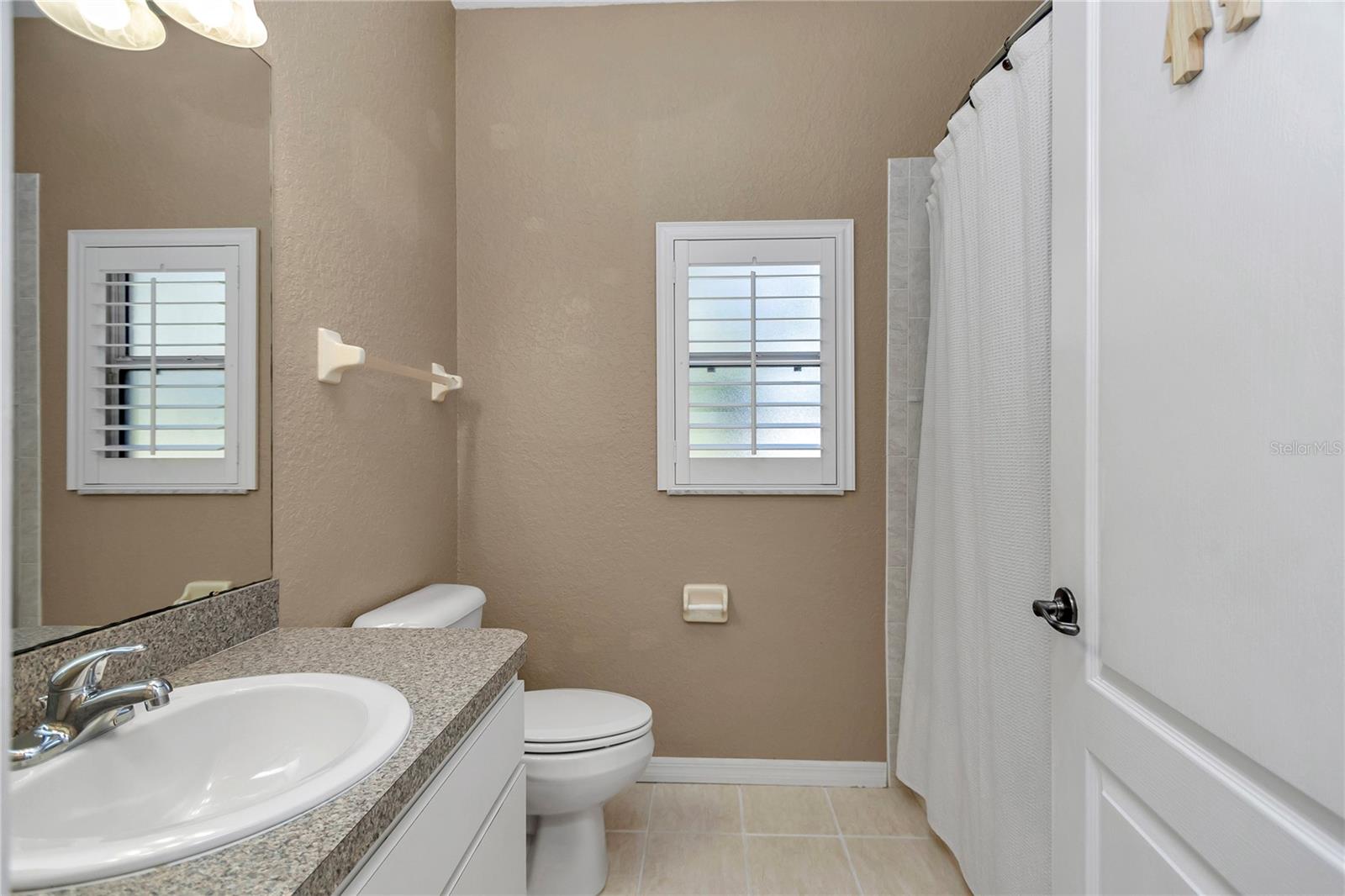 Image 36 of 46 For 5940 Bonview Point