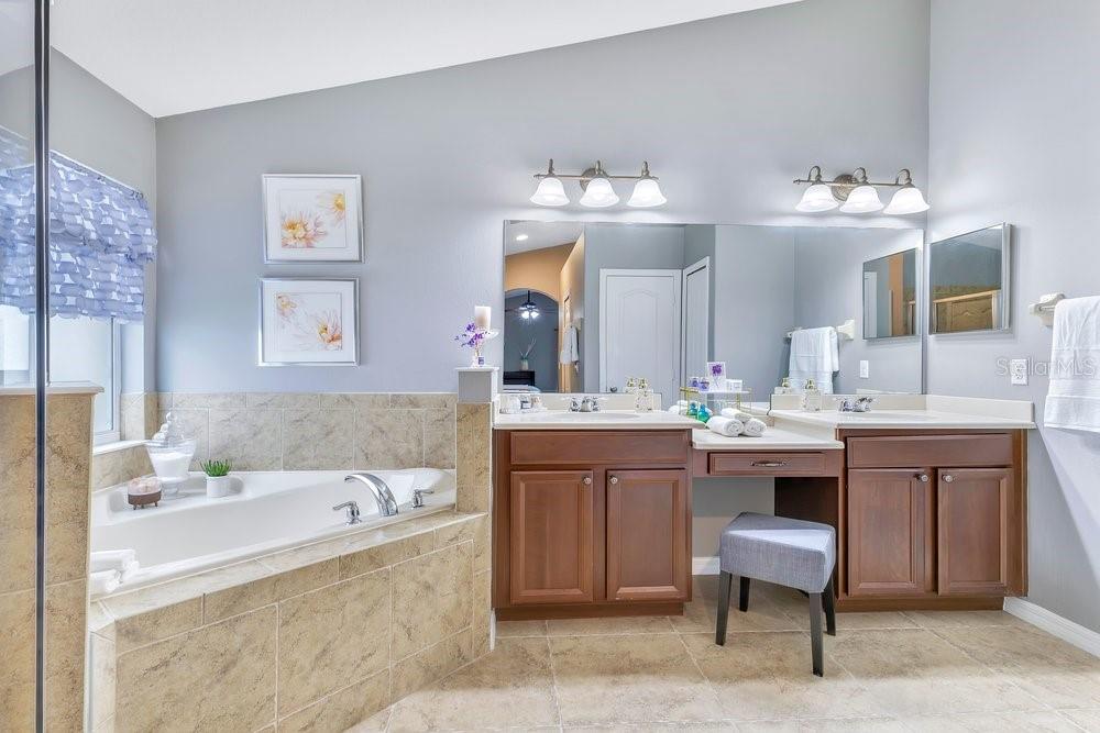 Image 15 of 37 For 12126 Citruswood Drive