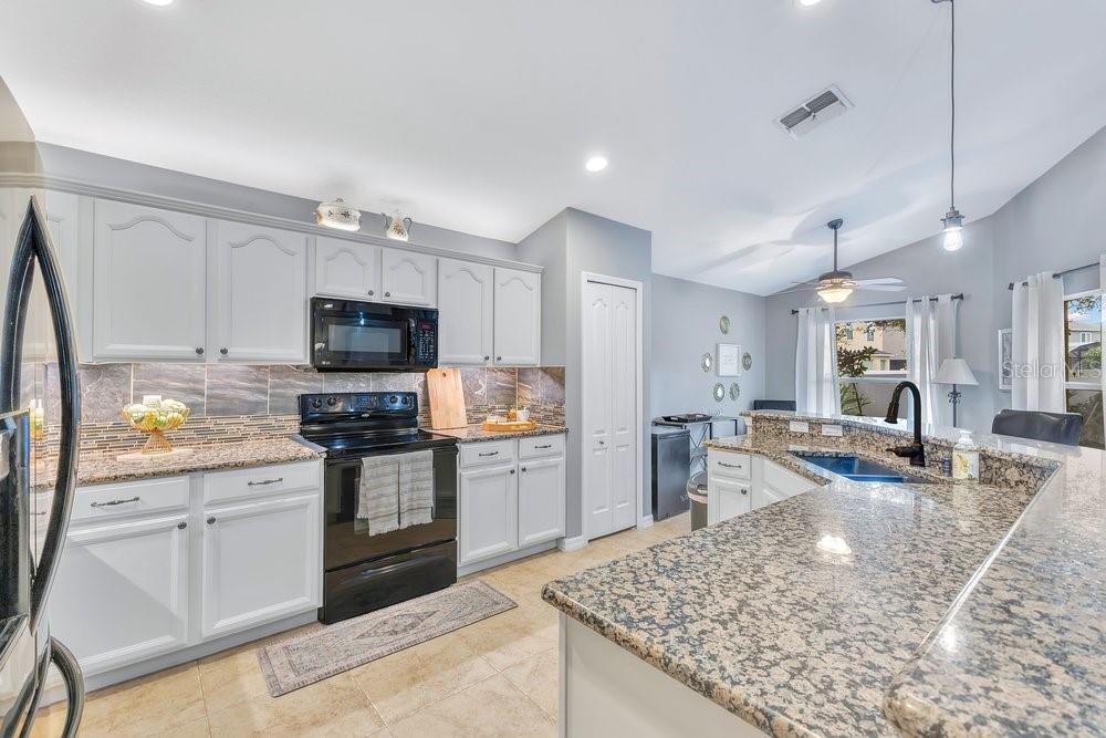 Image 9 of 37 For 12126 Citruswood Drive