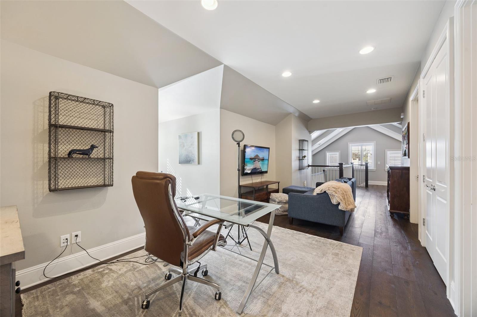 Image 21 of 64 For 670 Williams Drive