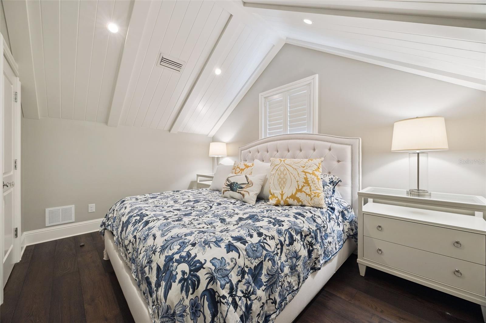 Image 23 of 64 For 670 Williams Drive