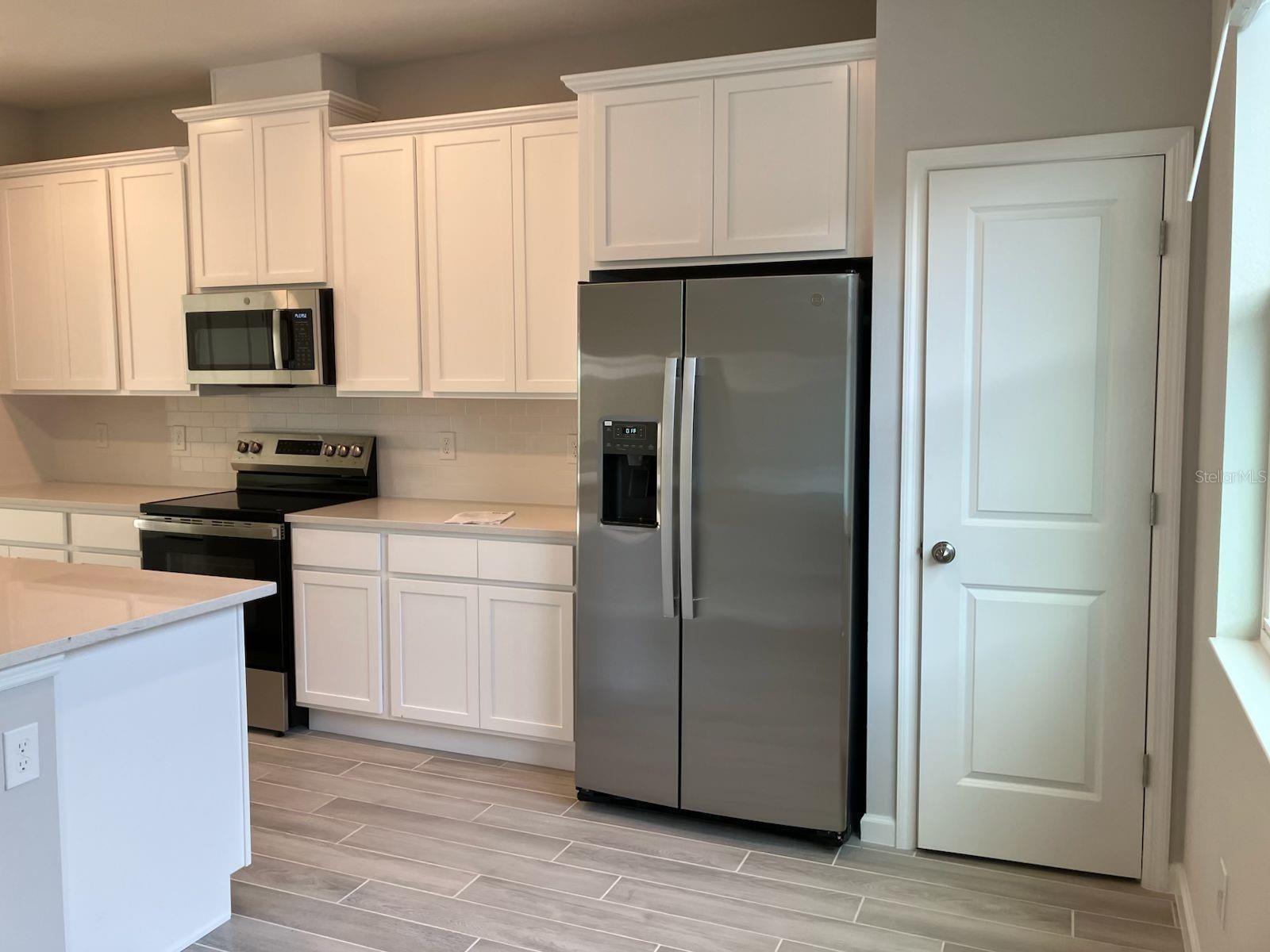 Image 4 of 36 For 15523 Bay Bridge Street