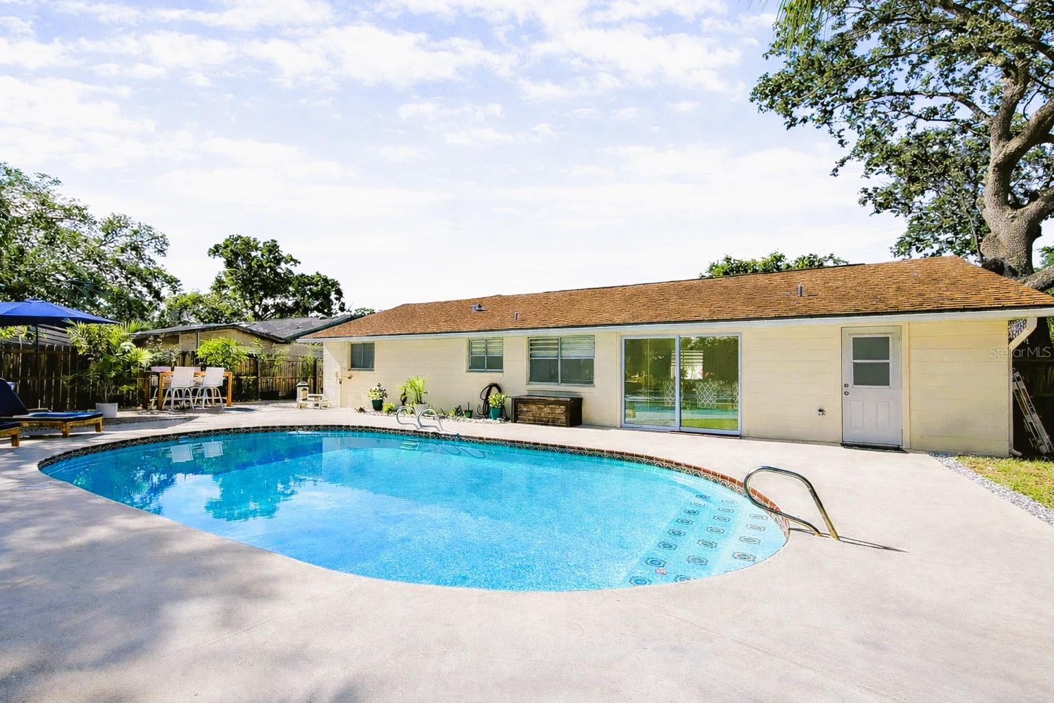 Image 16 of 31 For 1568 Oak Leaf Lane