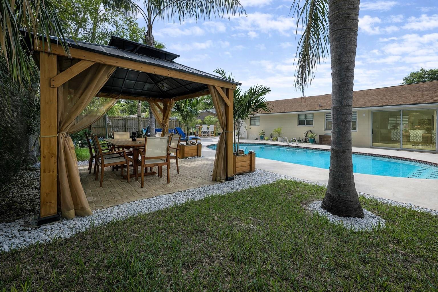 Image 2 of 31 For 1568 Oak Leaf Lane