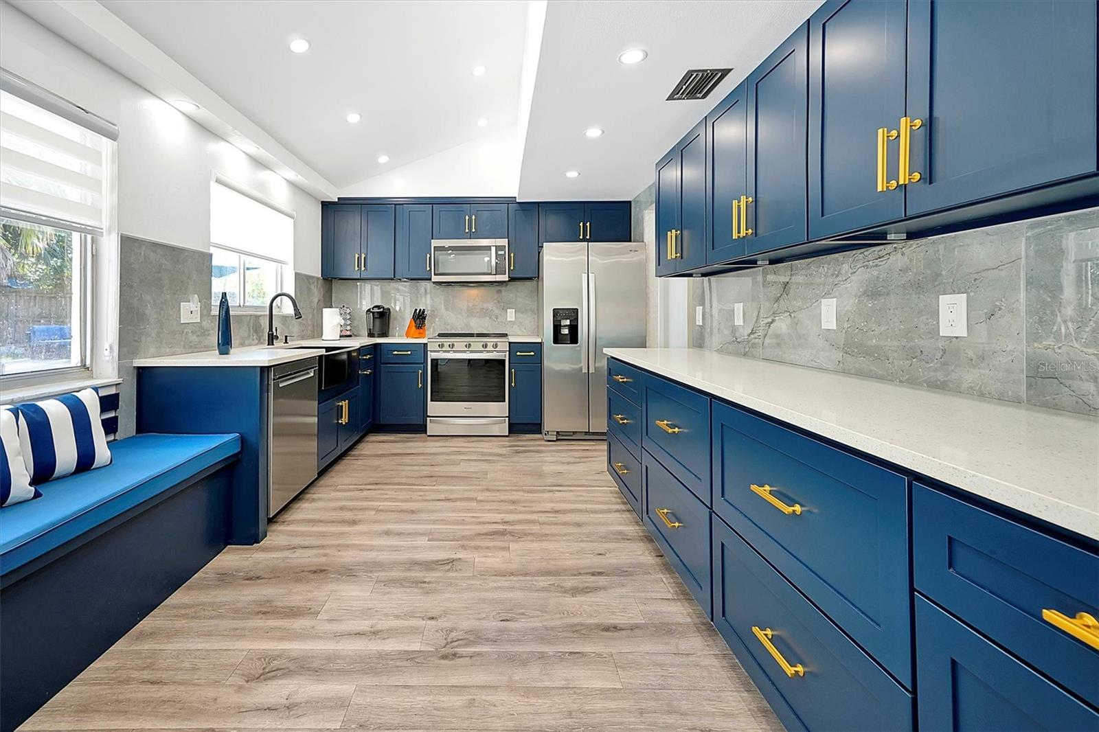 Image 6 of 31 For 1568 Oak Leaf Lane