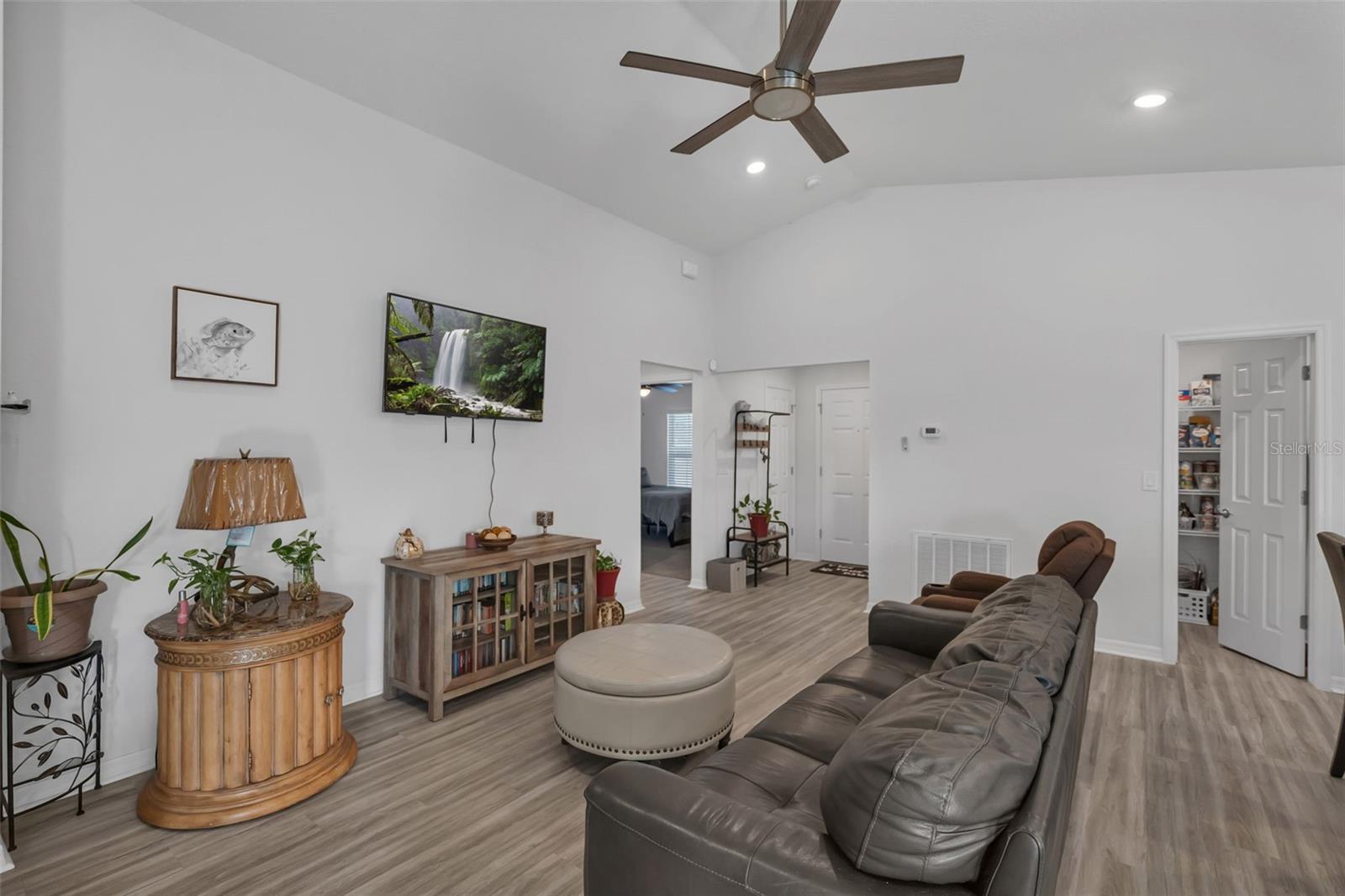 Image 12 of 52 For 4820 91st Place