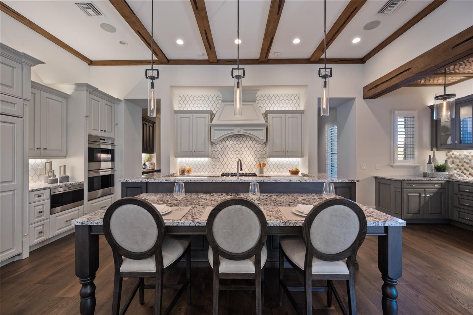 Image 10 of 45 For 10443 Los Feliz Drive