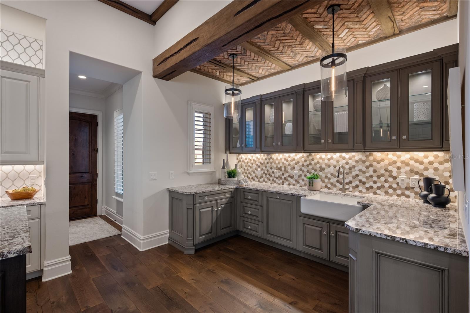 Image 13 of 45 For 10443 Los Feliz Drive