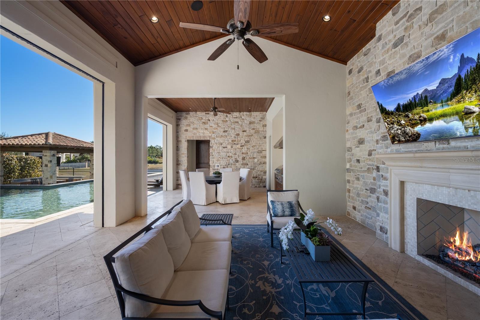 Image 27 of 45 For 10443 Los Feliz Drive