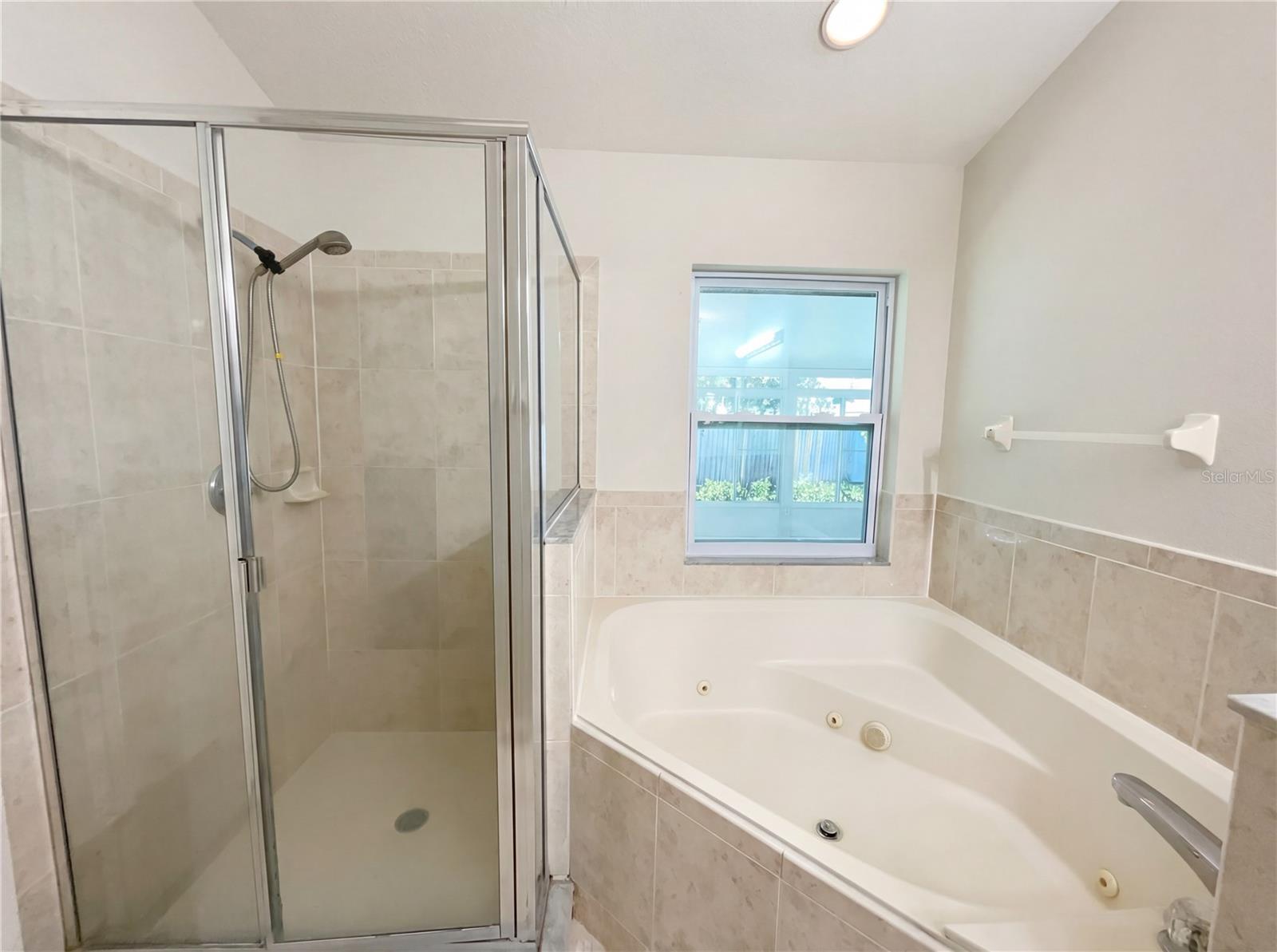 Image 22 of 26 For 18915 Nest Fern Circle