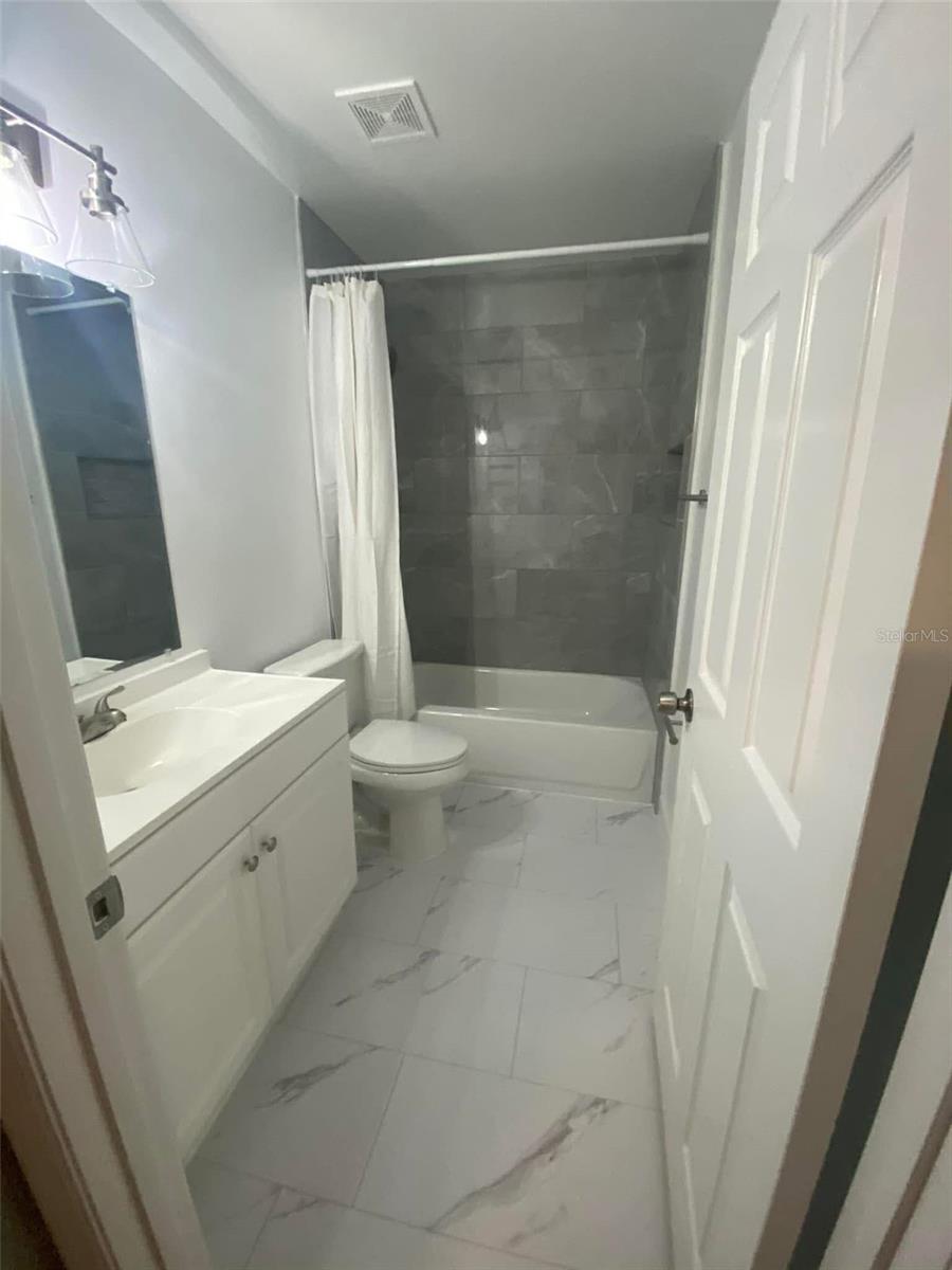 Image 6 of 9 For 2709 Grand Island Shores Road 2709