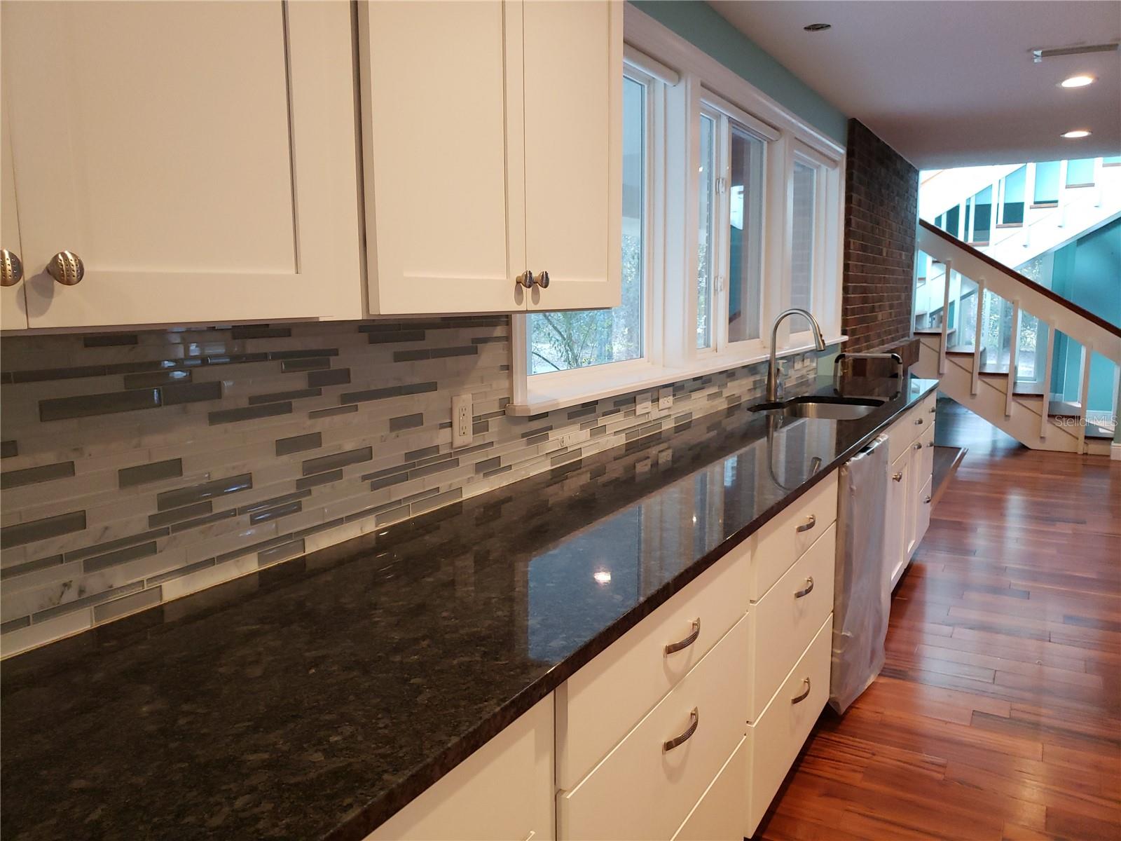 Image 12 of 41 For 851 Minnesota Avenue