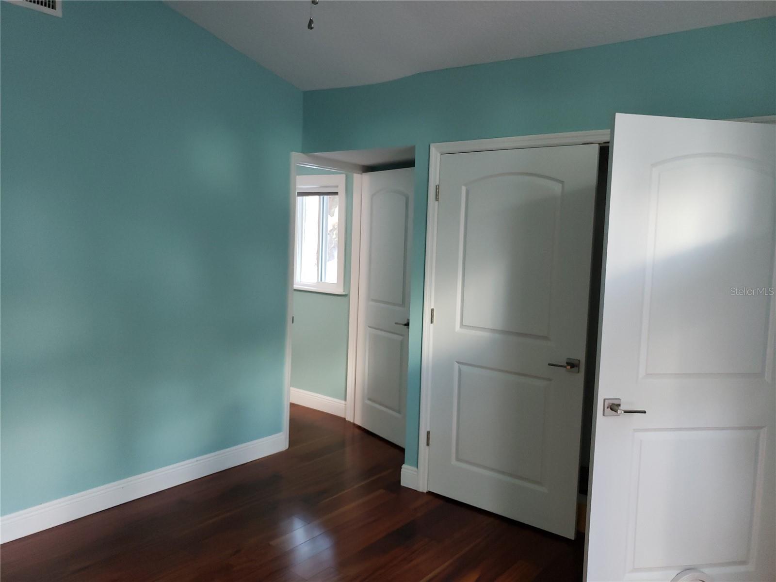 Image 35 of 41 For 851 Minnesota Avenue