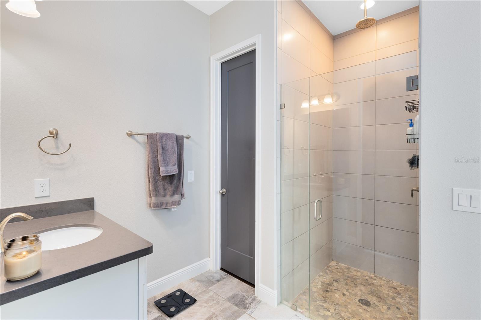 Image 23 of 55 For 13153 Lessing Avenue