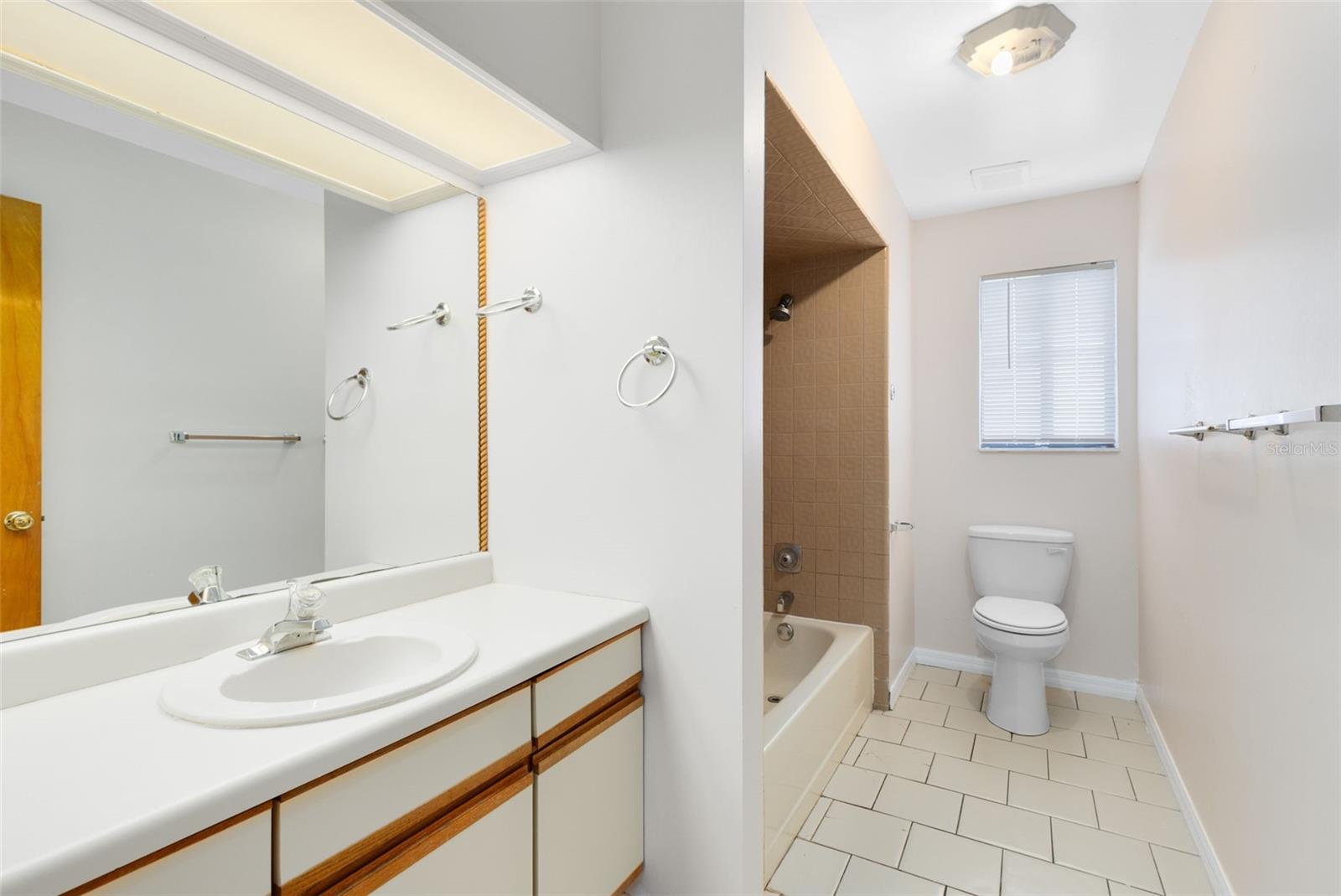 Image 11 of 33 For 9816 Tattersall Avenue