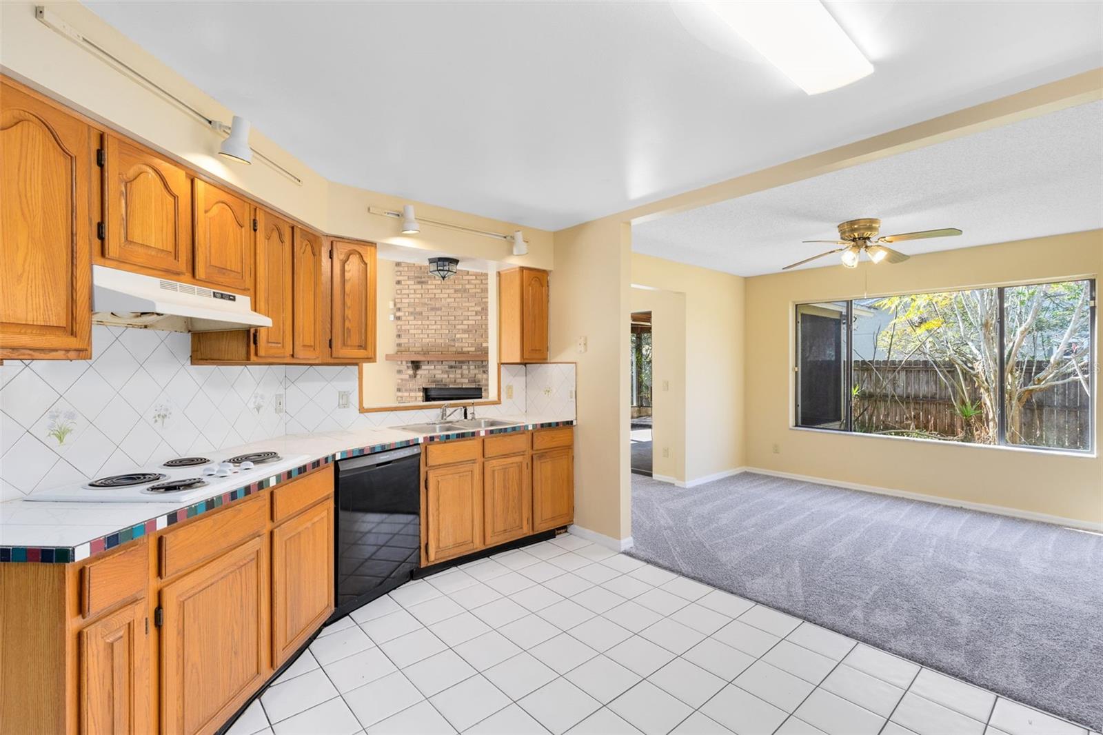 Image 8 of 33 For 9816 Tattersall Avenue