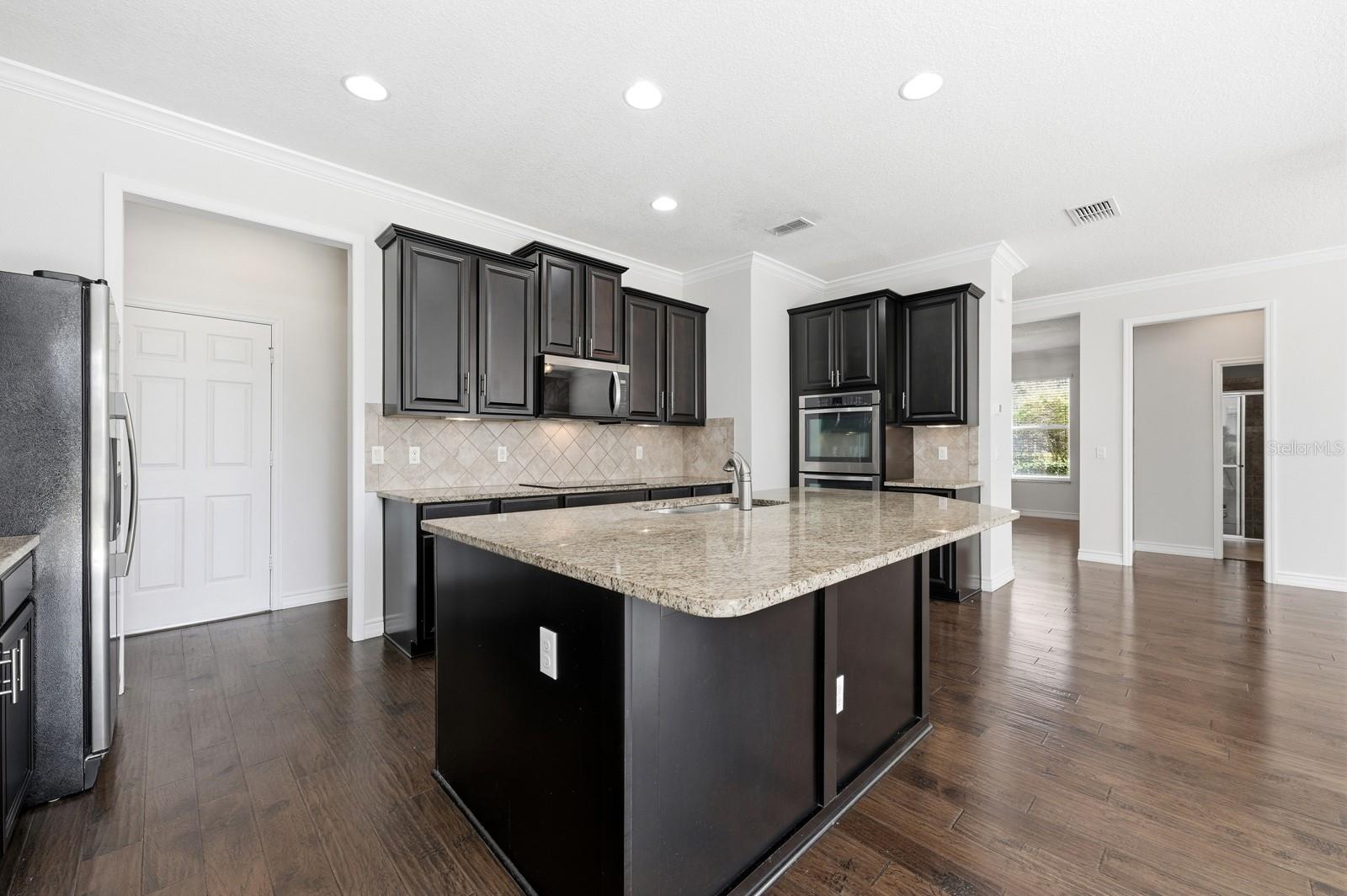 Image 10 of 44 For 10954 High Bush Court