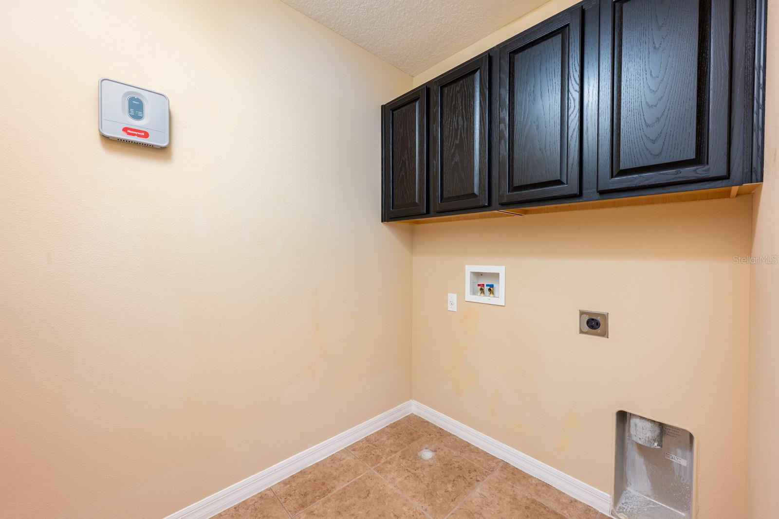 Image 28 of 44 For 10954 High Bush Court