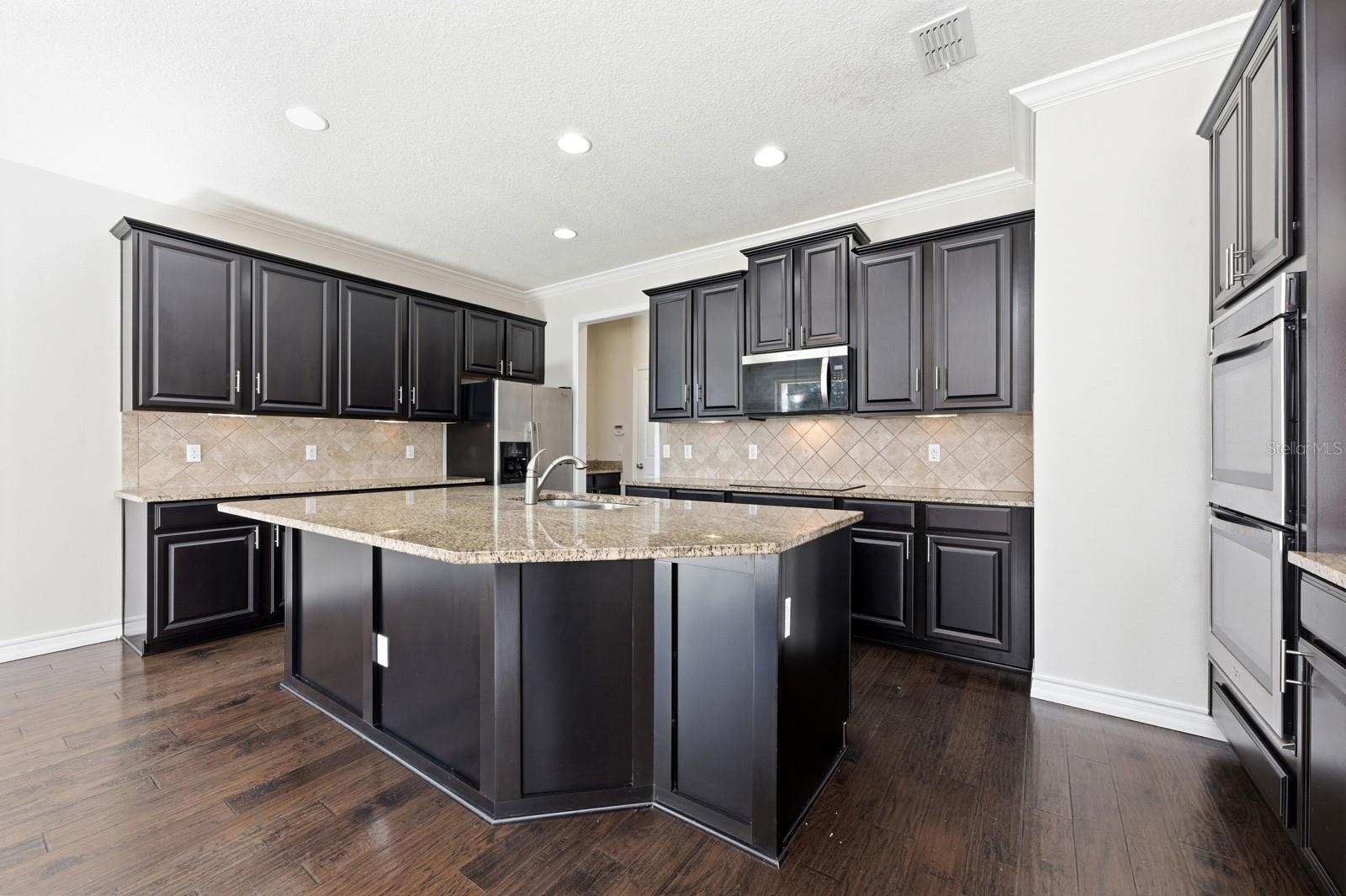 Image 7 of 44 For 10954 High Bush Court