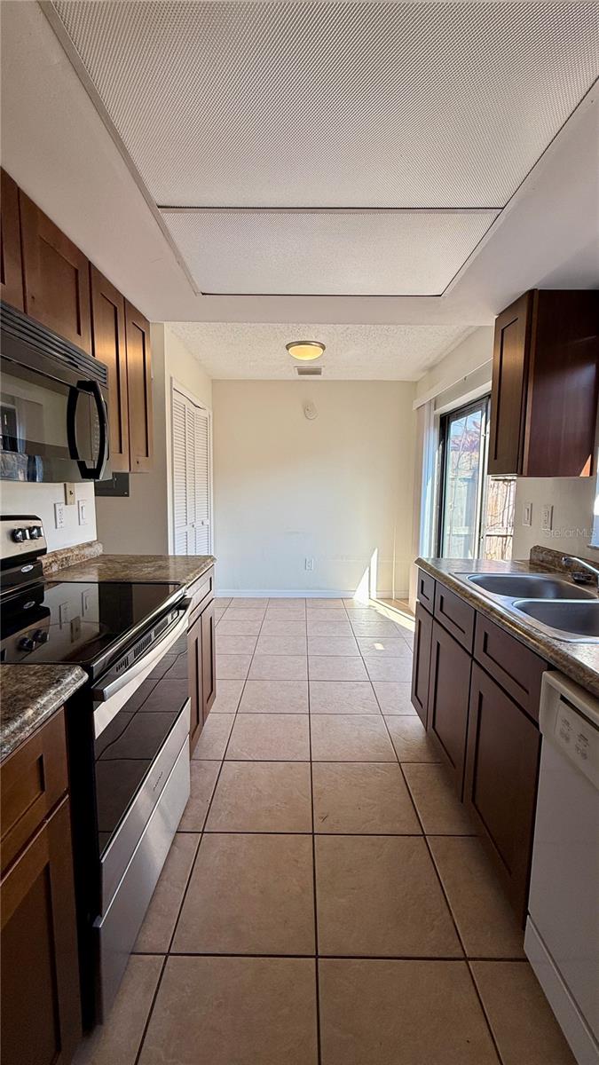 Image 11 of 26 For 3315 Amber Wood Way 104