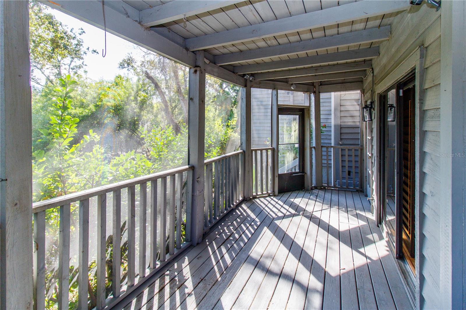 Image 16 of 49 For 2011 Arbor Drive