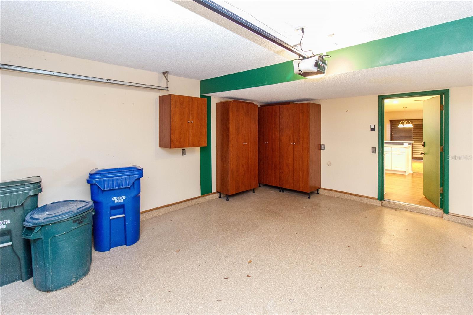 Image 22 of 49 For 2011 Arbor Drive