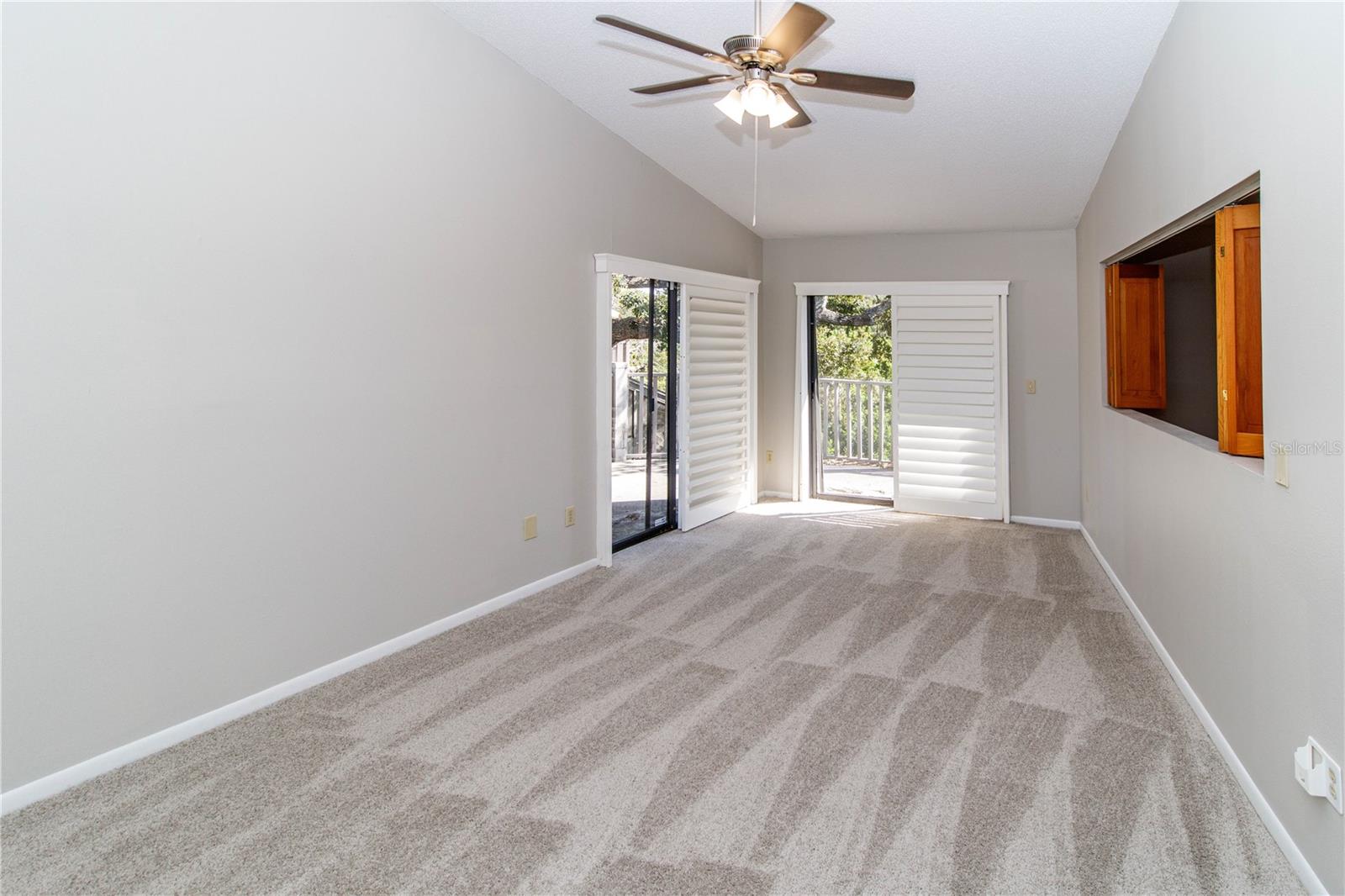 Image 26 of 49 For 2011 Arbor Drive