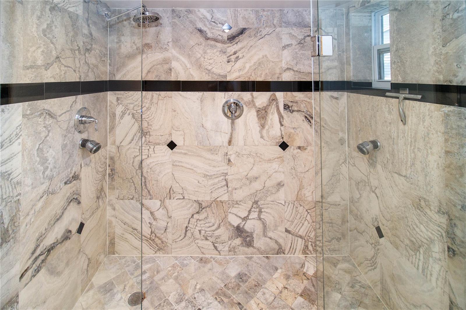 Image 35 of 49 For 2011 Arbor Drive