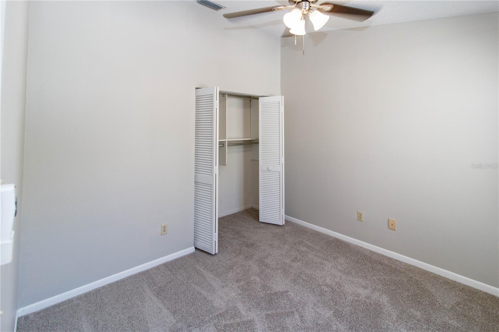 Image 38 of 49 For 2011 Arbor Drive