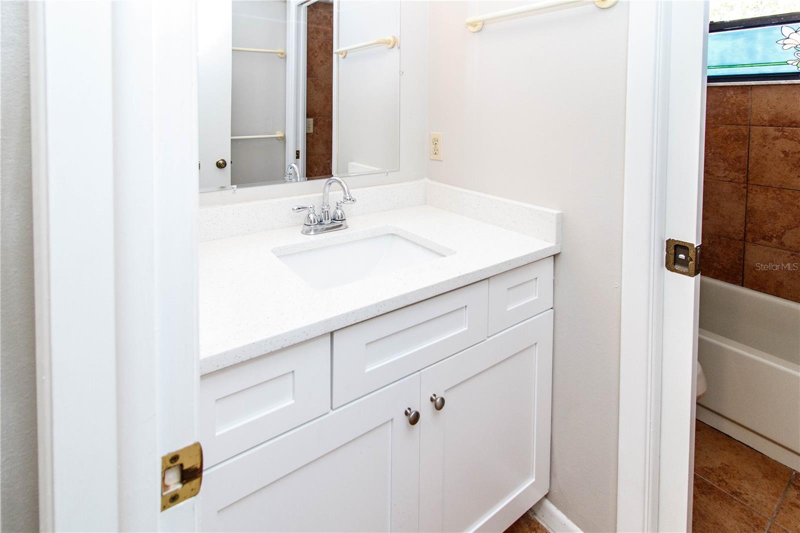 Image 40 of 49 For 2011 Arbor Drive