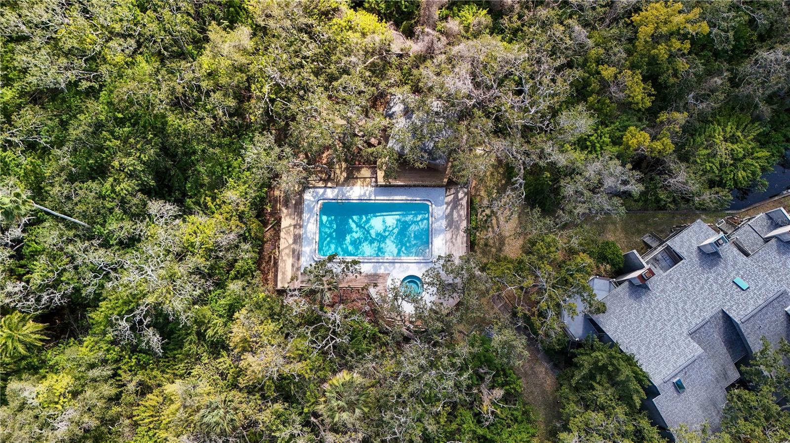 Image 46 of 49 For 2011 Arbor Drive