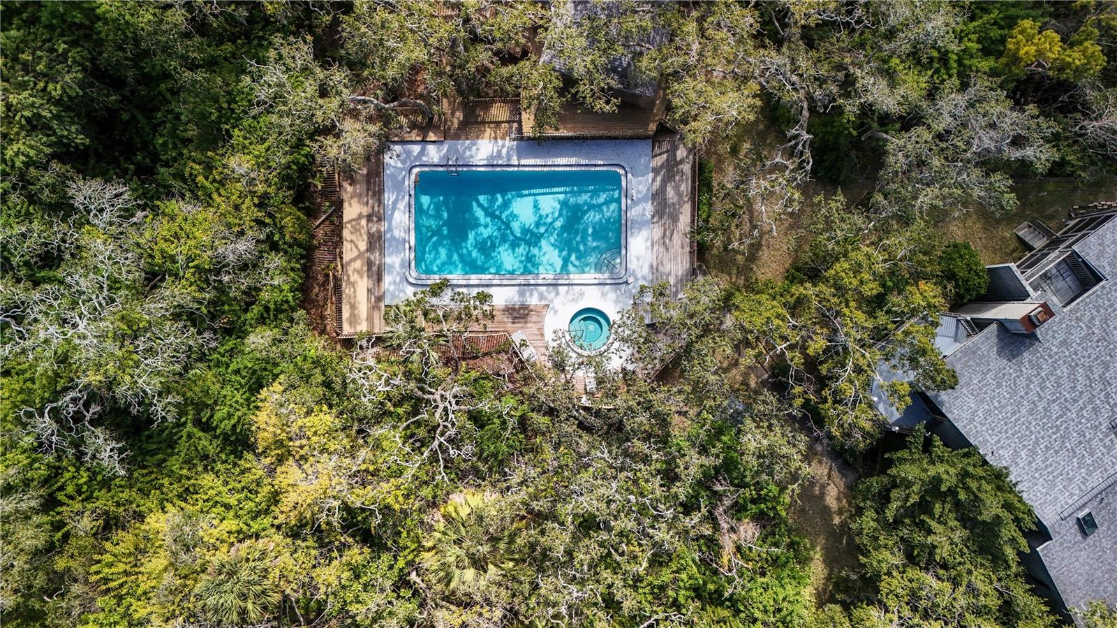 Image 47 of 49 For 2011 Arbor Drive