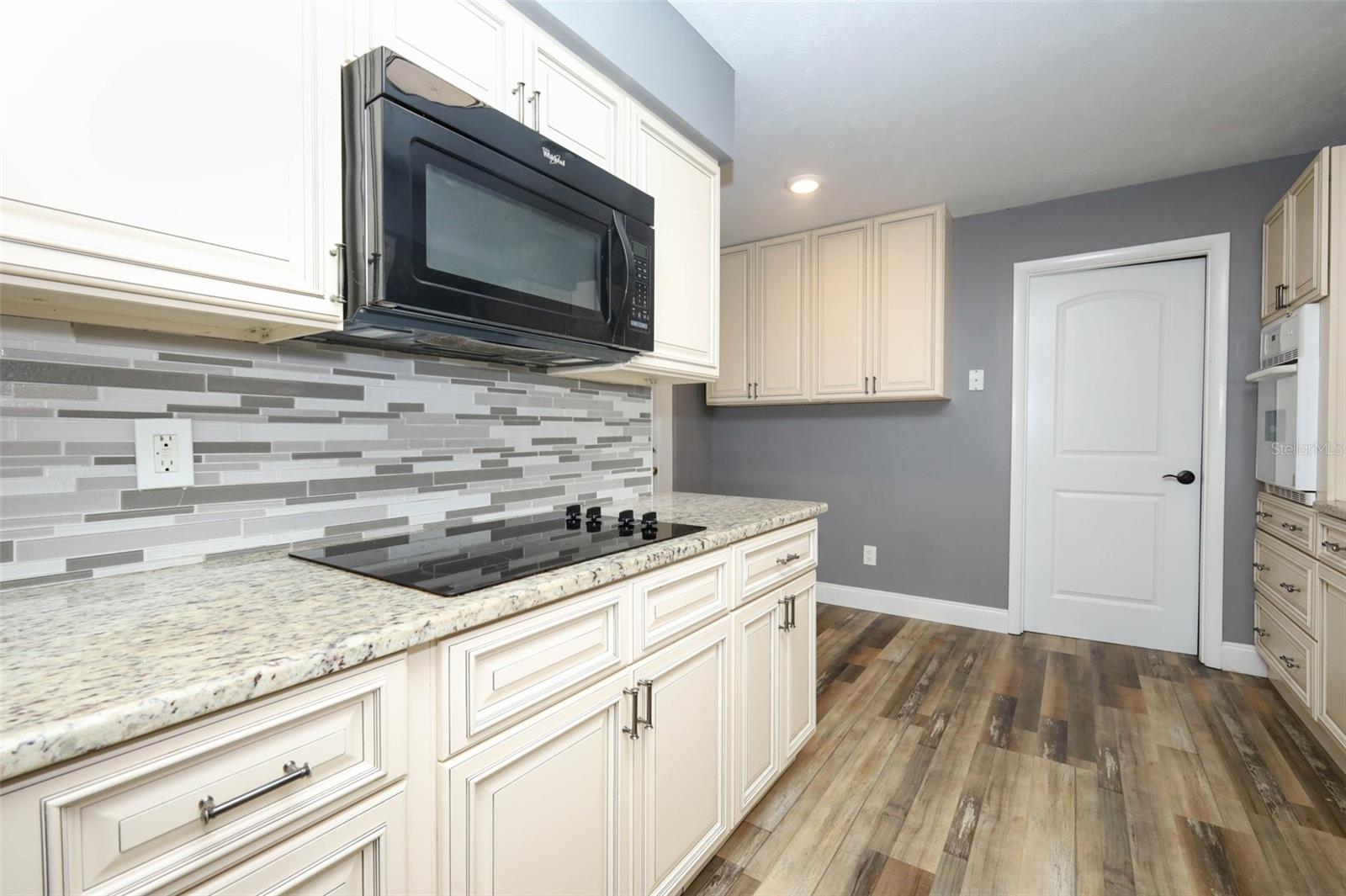 Image 11 of 40 For 4715 Key Largo Drive W