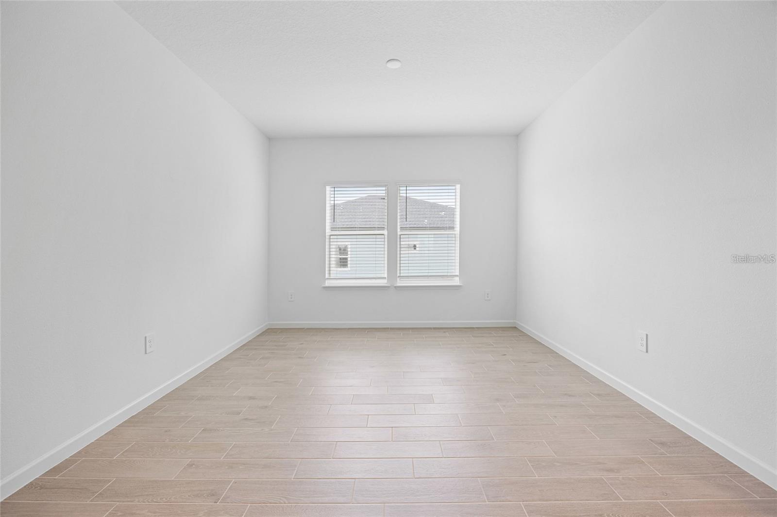 Image 16 of 22 For 19581 77th Place