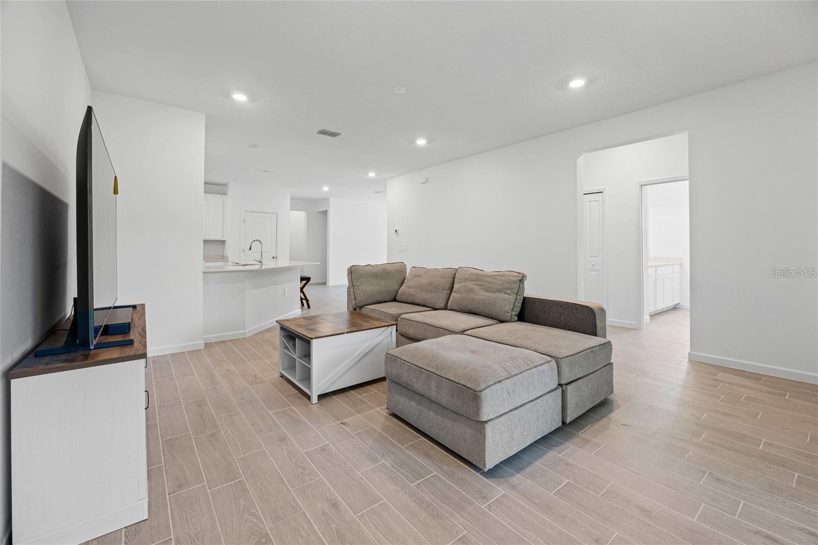 Image 6 of 22 For 19581 77th Place