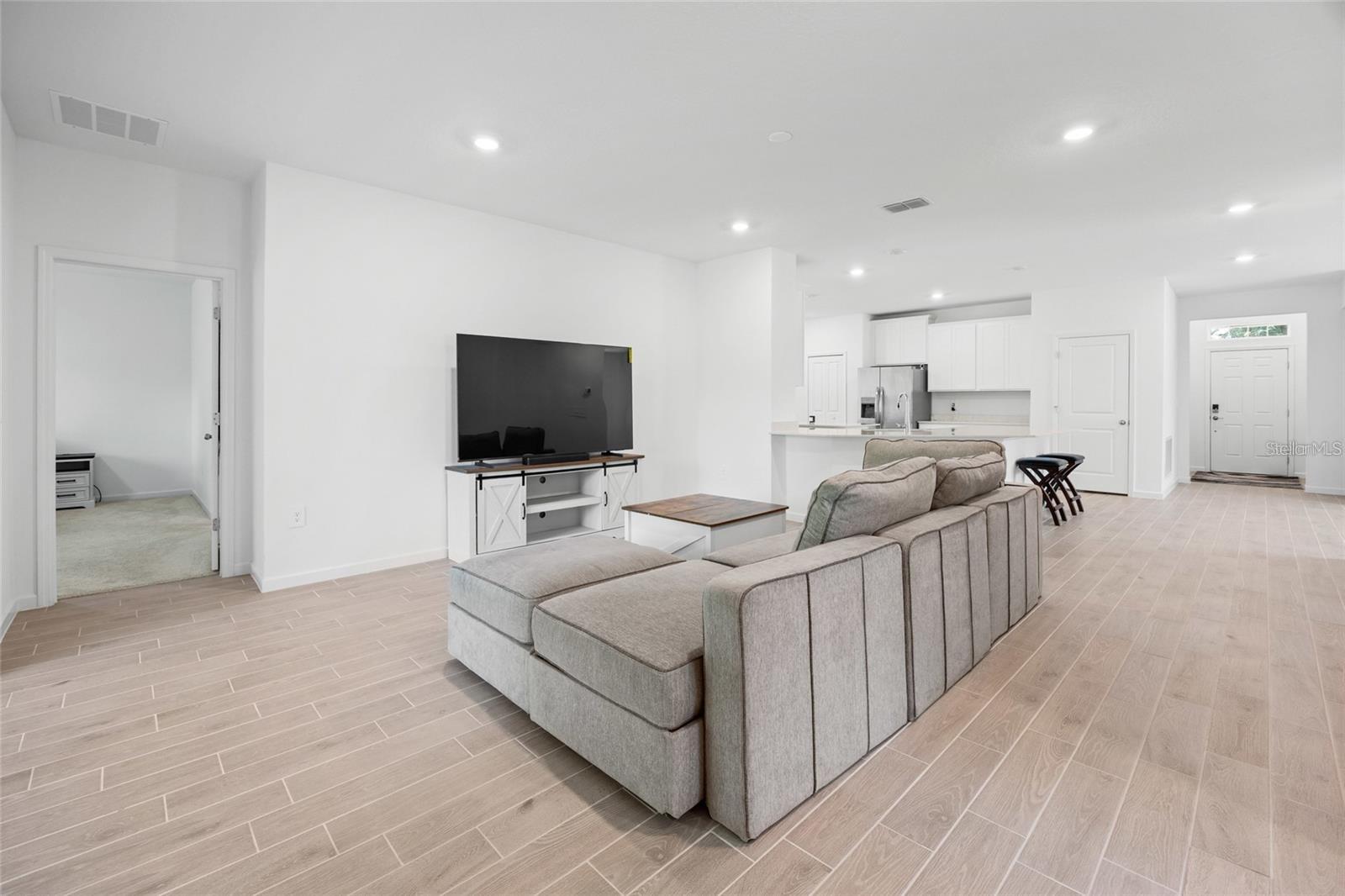 Image 7 of 22 For 19581 77th Place