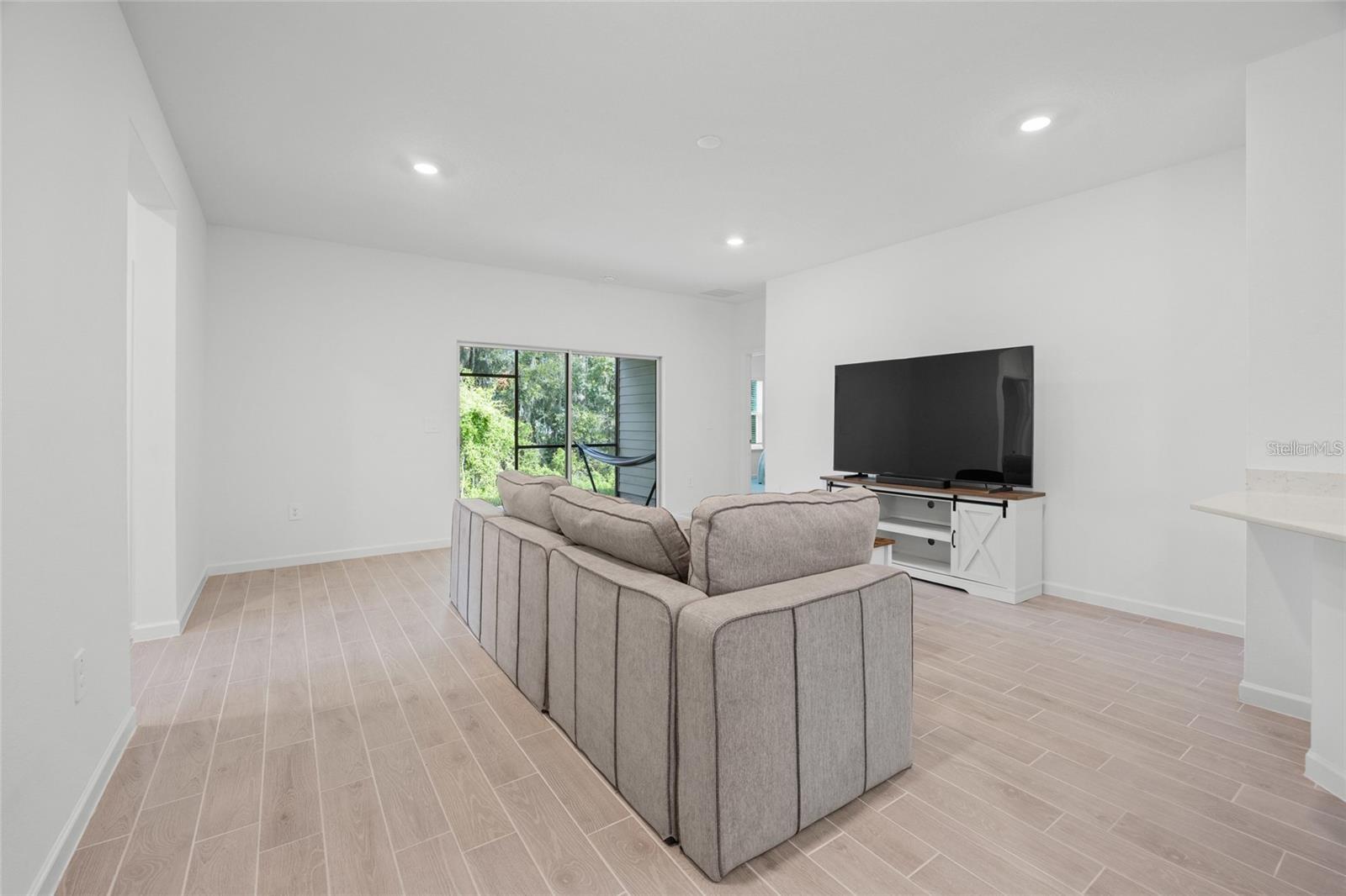 Image 8 of 22 For 19581 77th Place