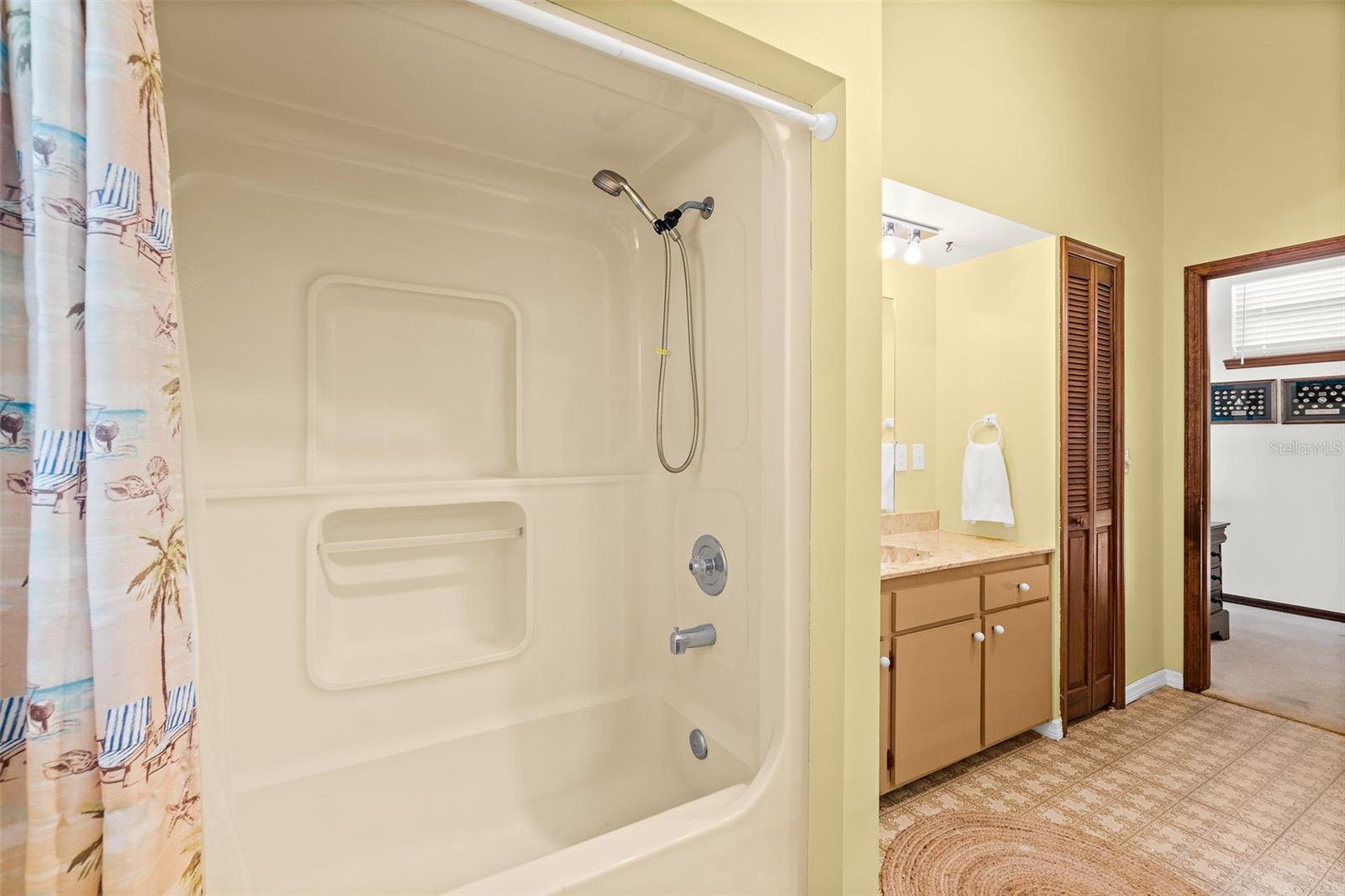 Image 14 of 35 For 397 Harbor Drive