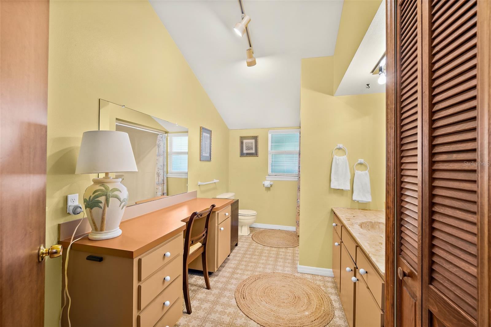 Image 18 of 35 For 397 Harbor Drive