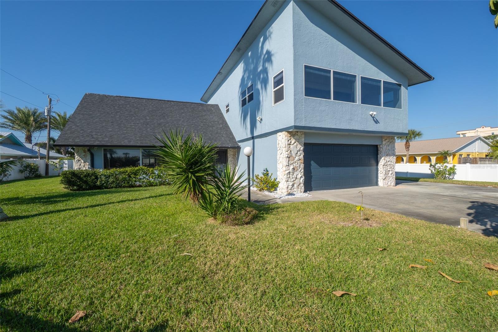 Image 23 of 35 For 397 Harbor Drive